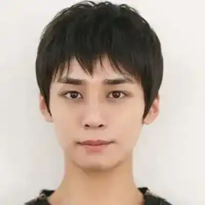 邓荻新